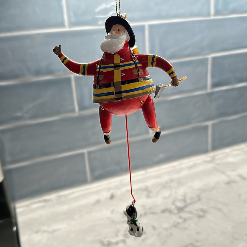 Vintage‎ Fireman 4" Santa Pull Toy Christmas Ornament with Dalmatian Dog Pull
